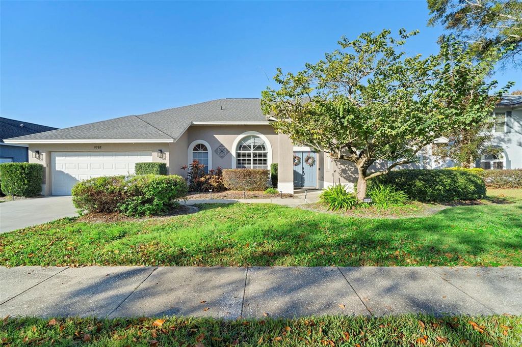 Photo of 1098 Needlewood Loop, Oviedo, FL 32765 (MLS # V4946445)