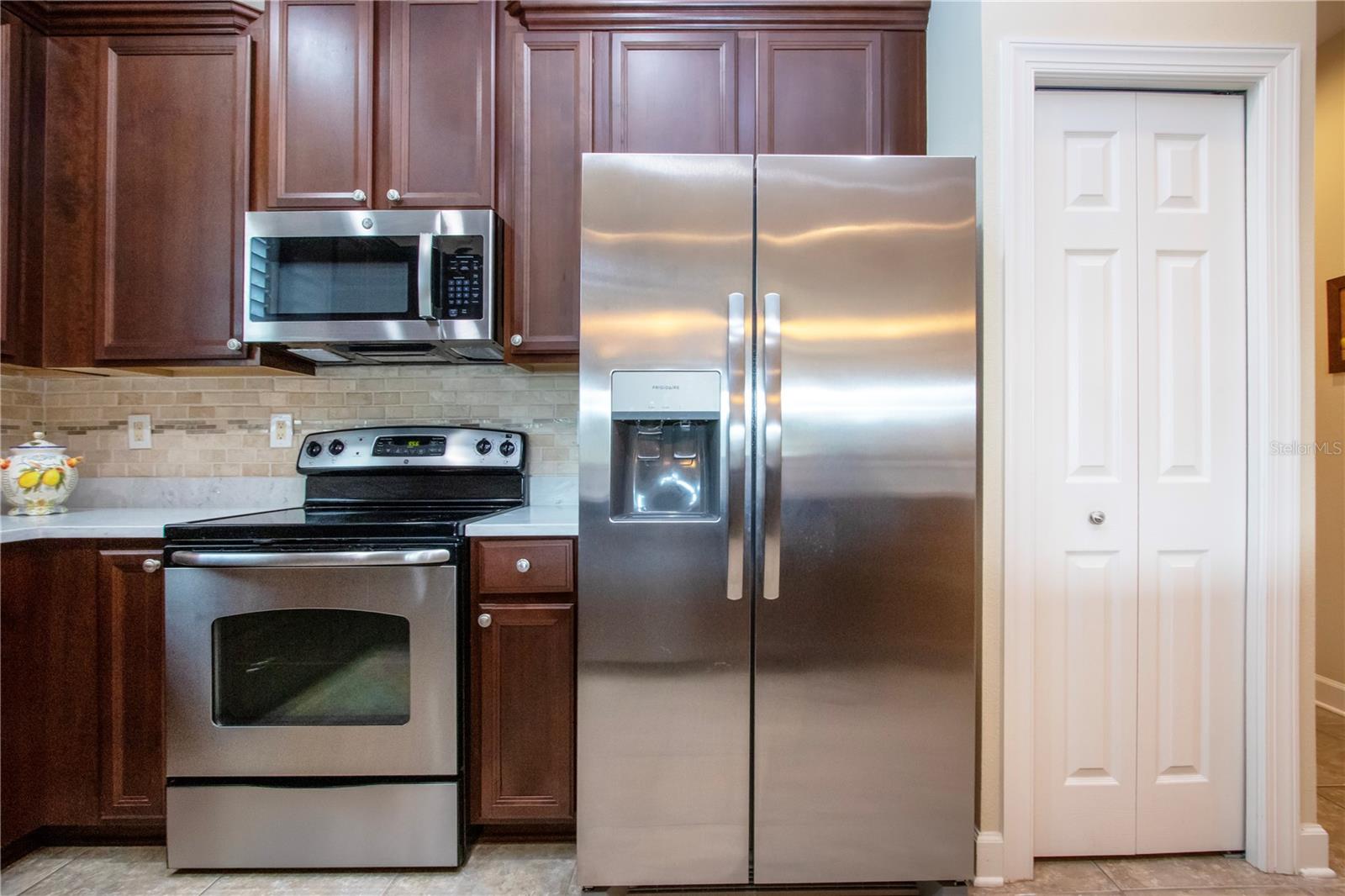 VERONA RESERVE - Residential