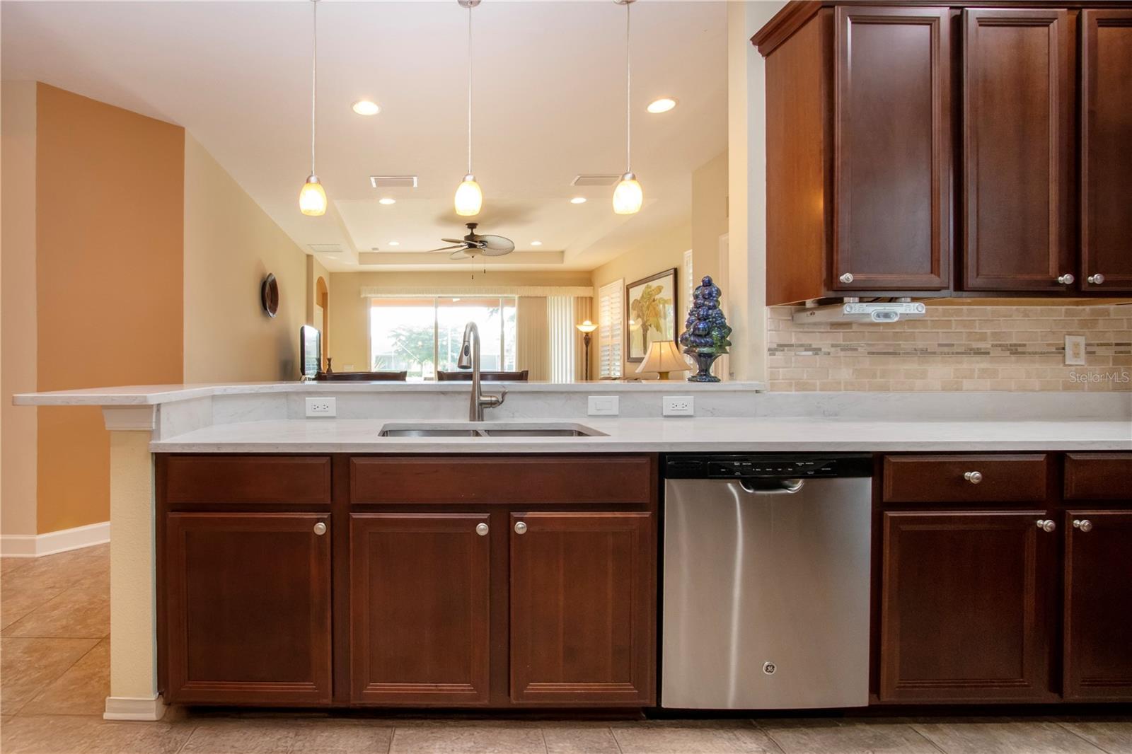 VERONA RESERVE - Residential