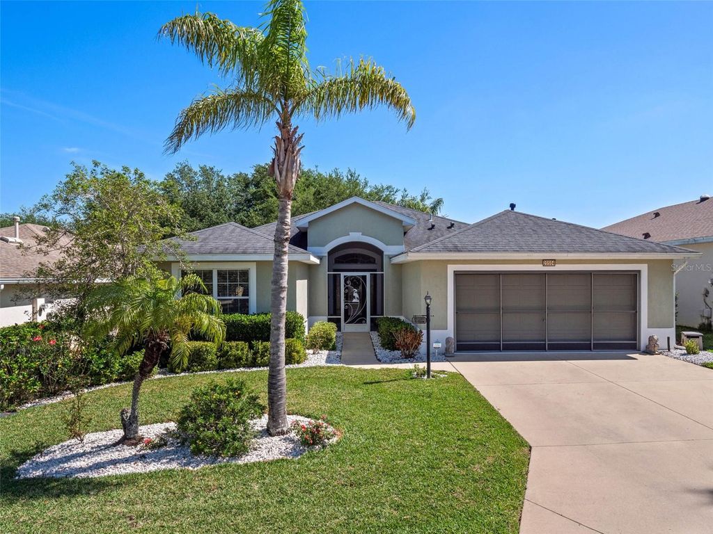 Photo of 20504 Queen Alexandra Drive, Leesburg, FL 34748 (MLS # G5103173)