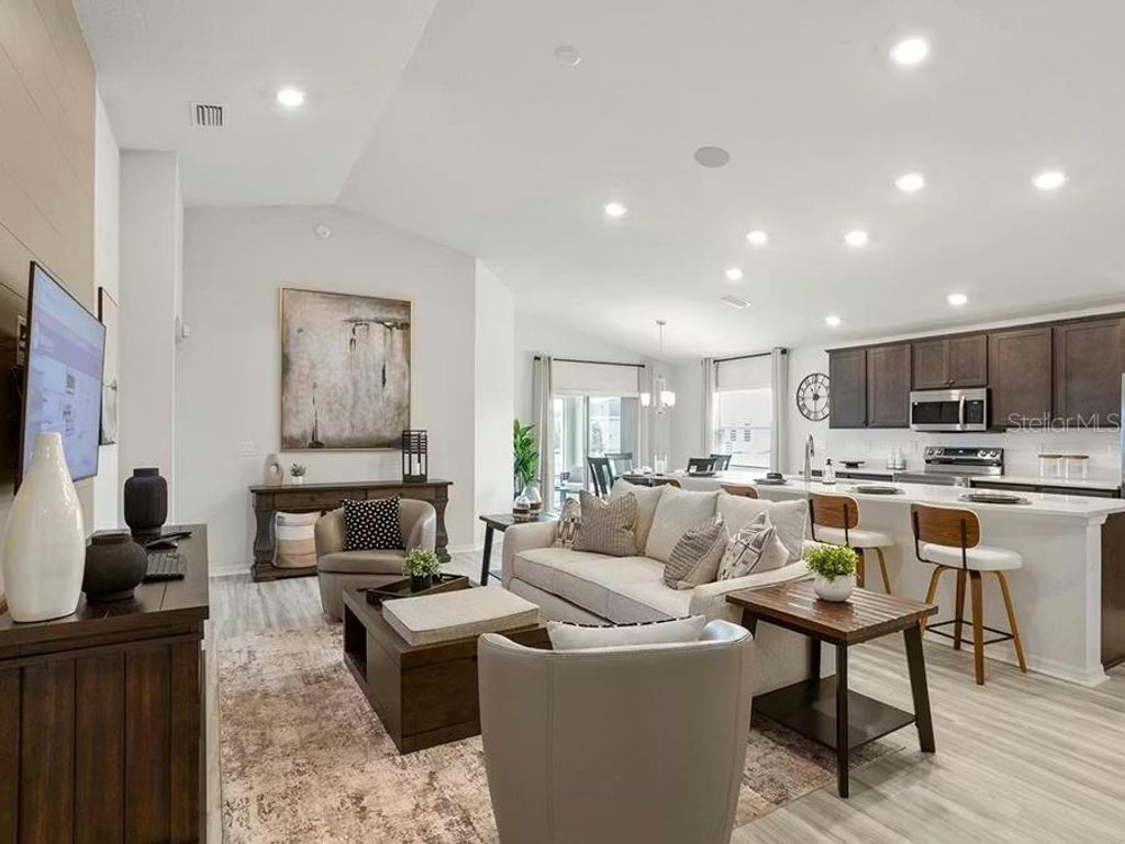 Photo of 1075 Forest Lake Drive, Wildwood, FL 34785 (MLS # L4960539)