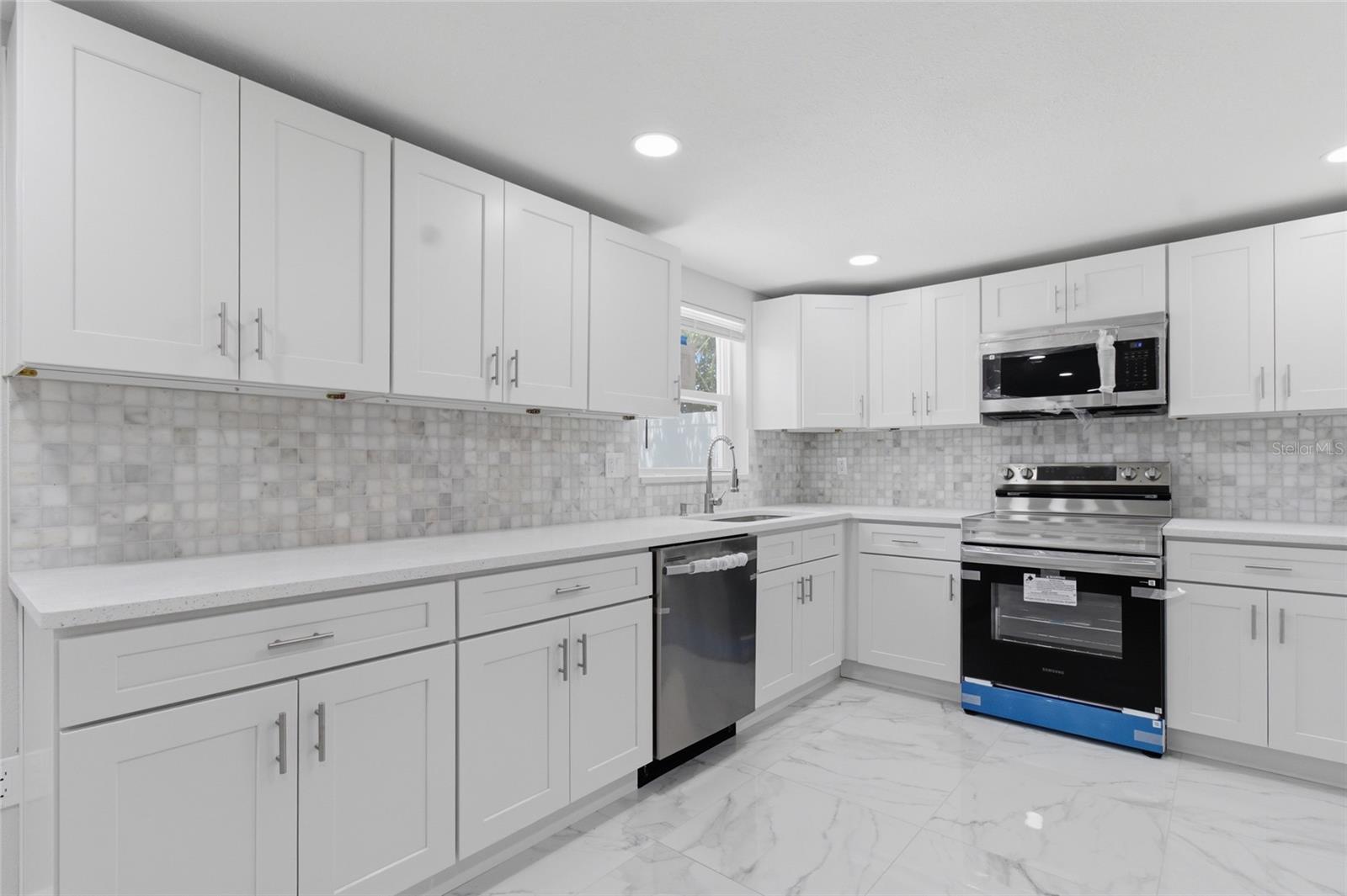 HOLIDAY GARDENS ESTATES - Residential