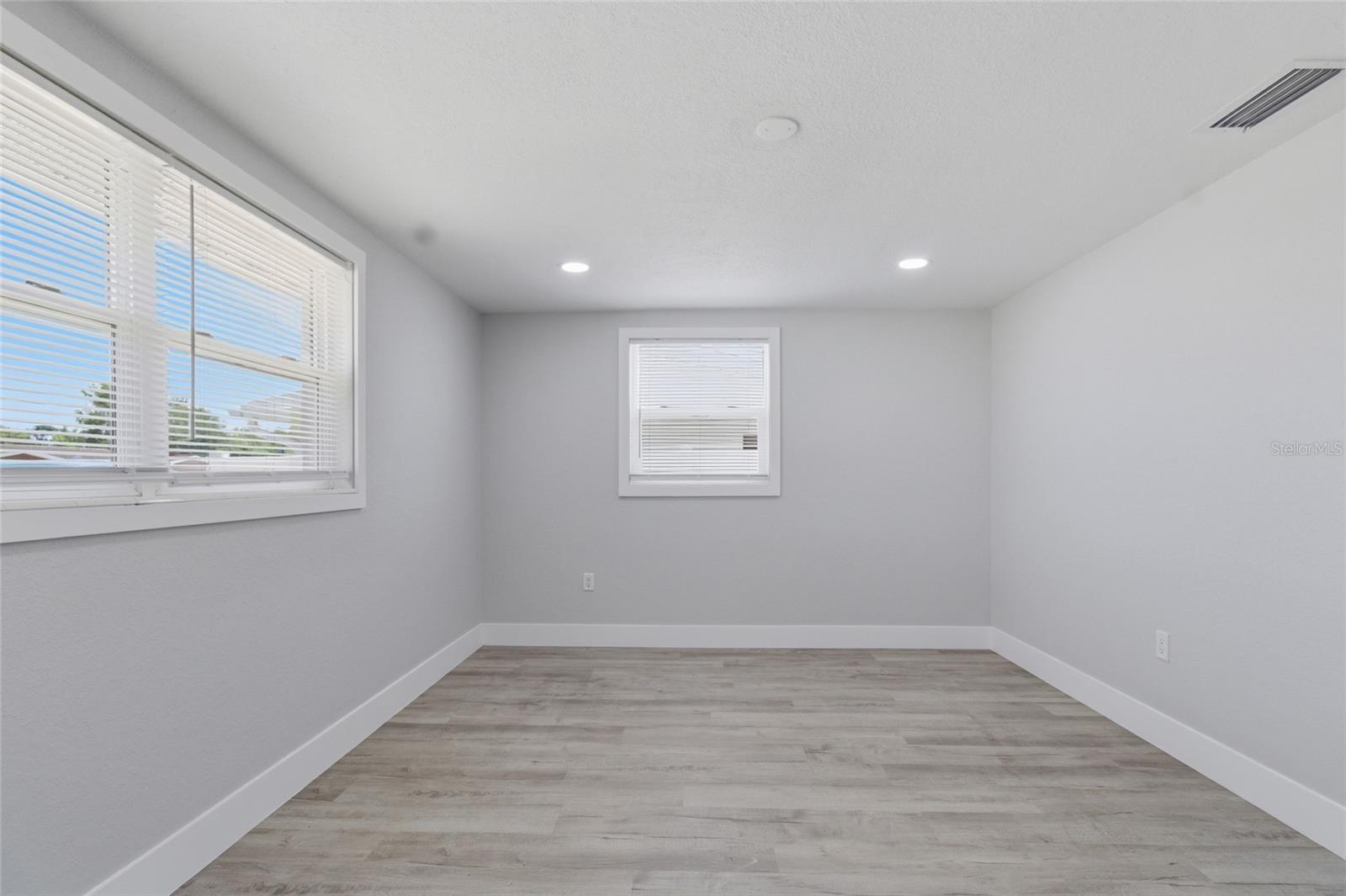 HOLIDAY GARDENS ESTATES - Residential