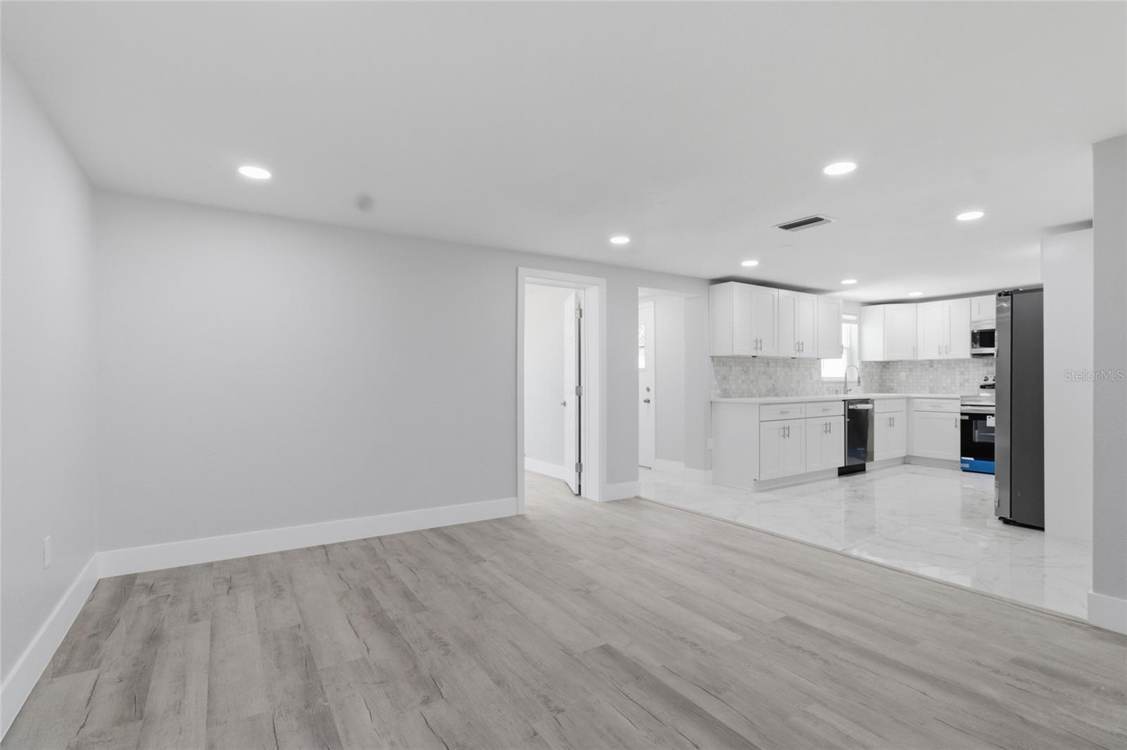 HOLIDAY GARDENS ESTATES - Residential