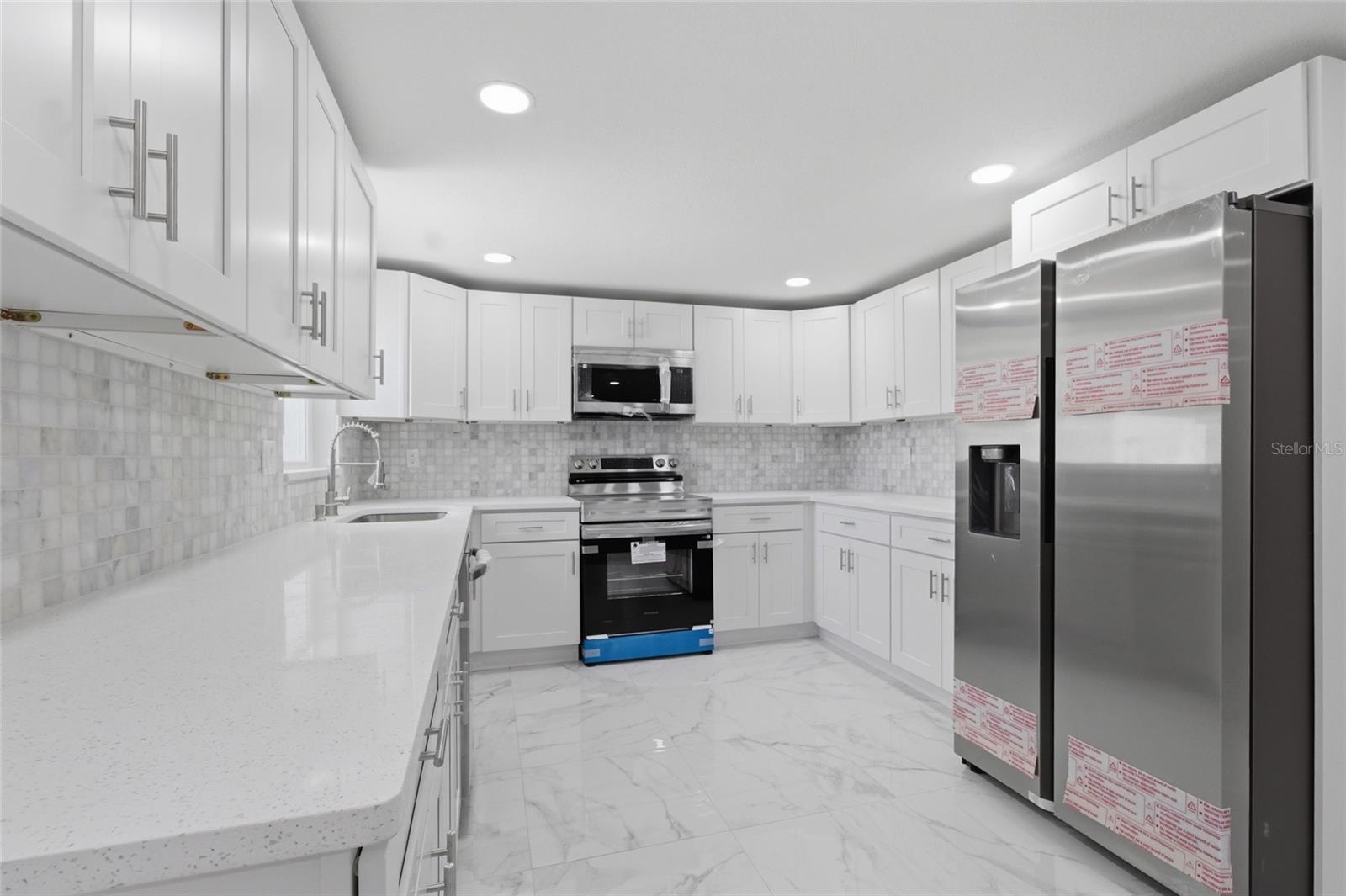 HOLIDAY GARDENS ESTATES - Residential