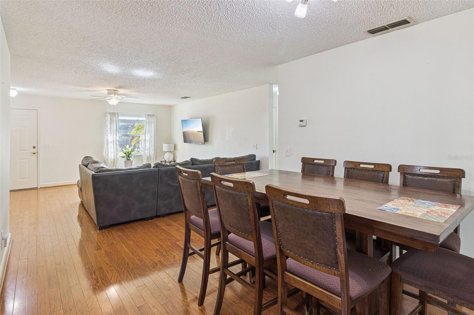 WALK IN WATER LAKE ESTATES PH 03 - Residential