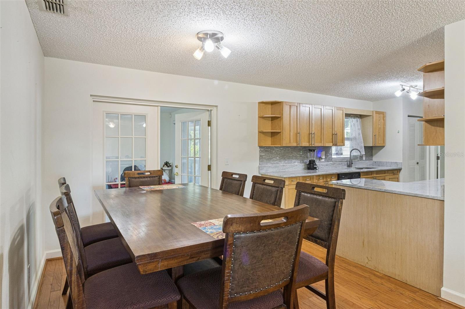 WALK IN WATER LAKE ESTATES PH 03 - Residential