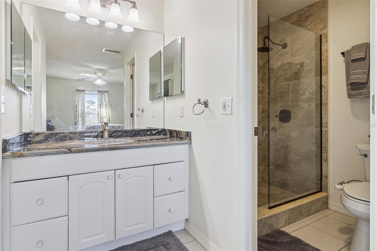 WALK IN WATER LAKE ESTATES PH 03 - Residential