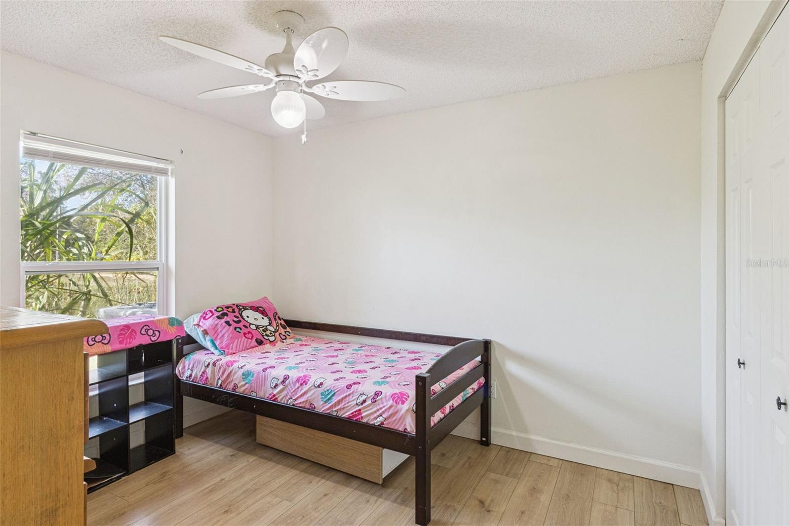 WALK IN WATER LAKE ESTATES PH 03 - Residential