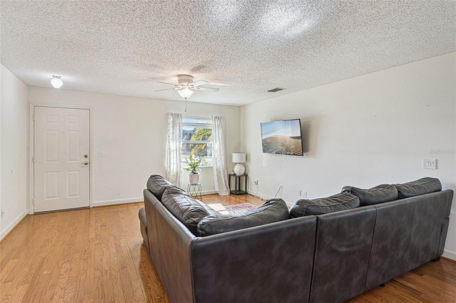 WALK IN WATER LAKE ESTATES PH 03 - Residential