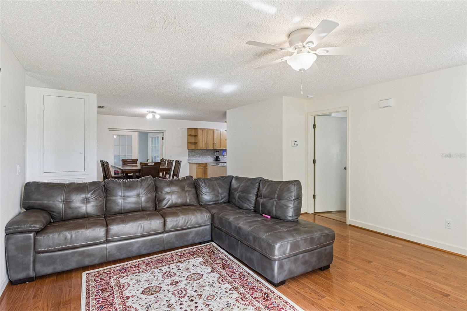 WALK IN WATER LAKE ESTATES PH 03 - Residential