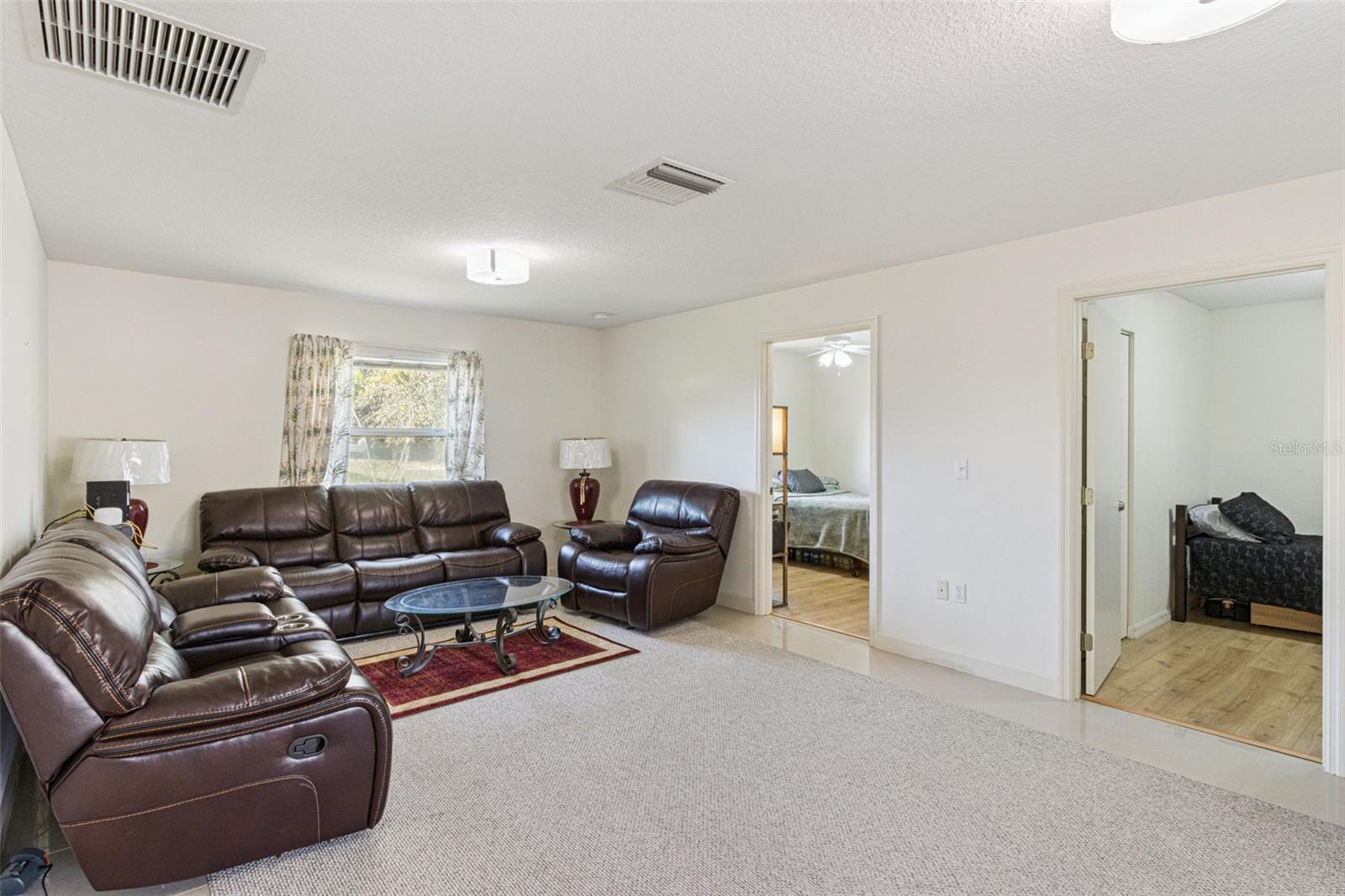 WALK IN WATER LAKE ESTATES PH 03 - Residential