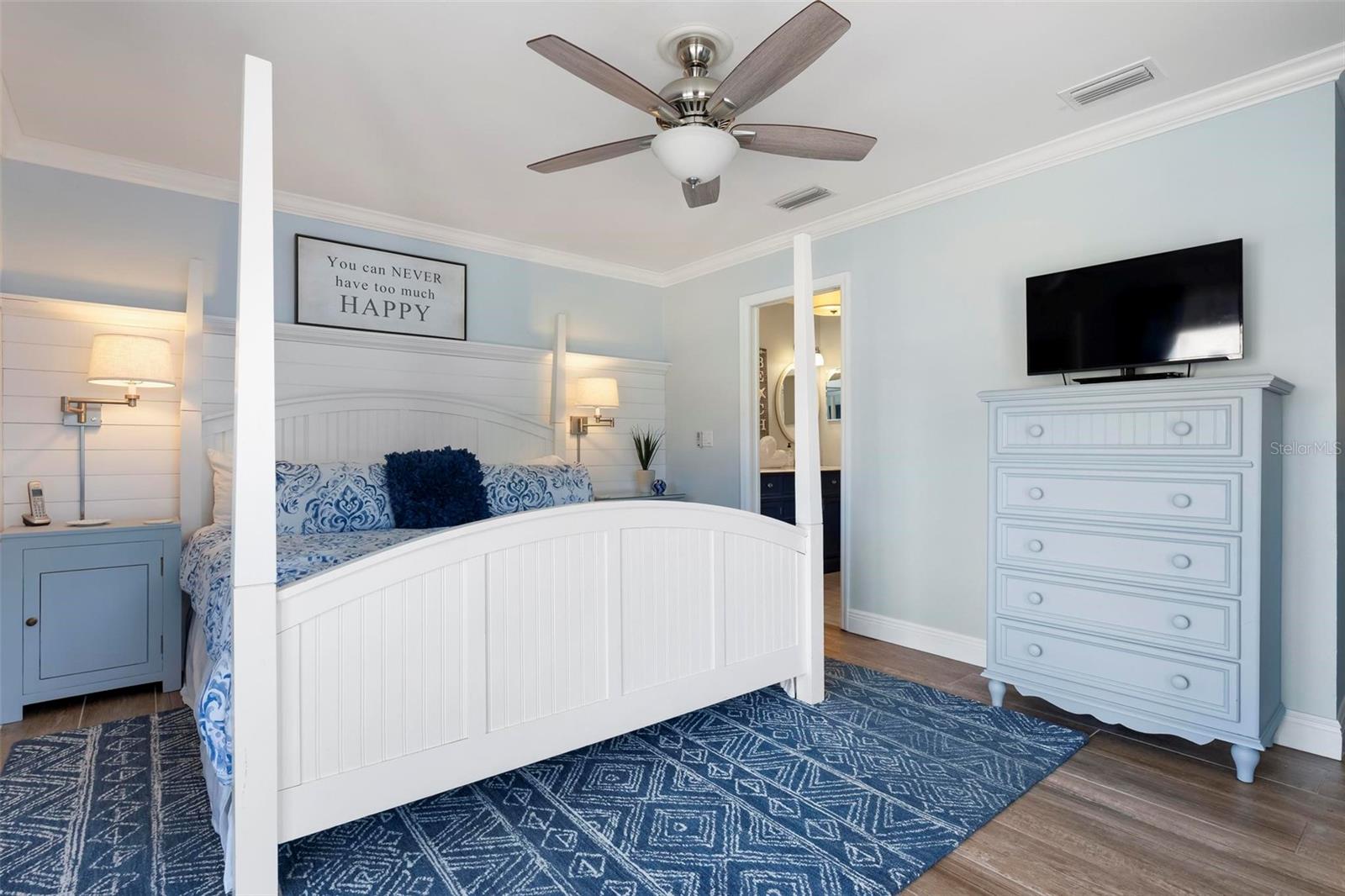 KEY ROYALE - Residential