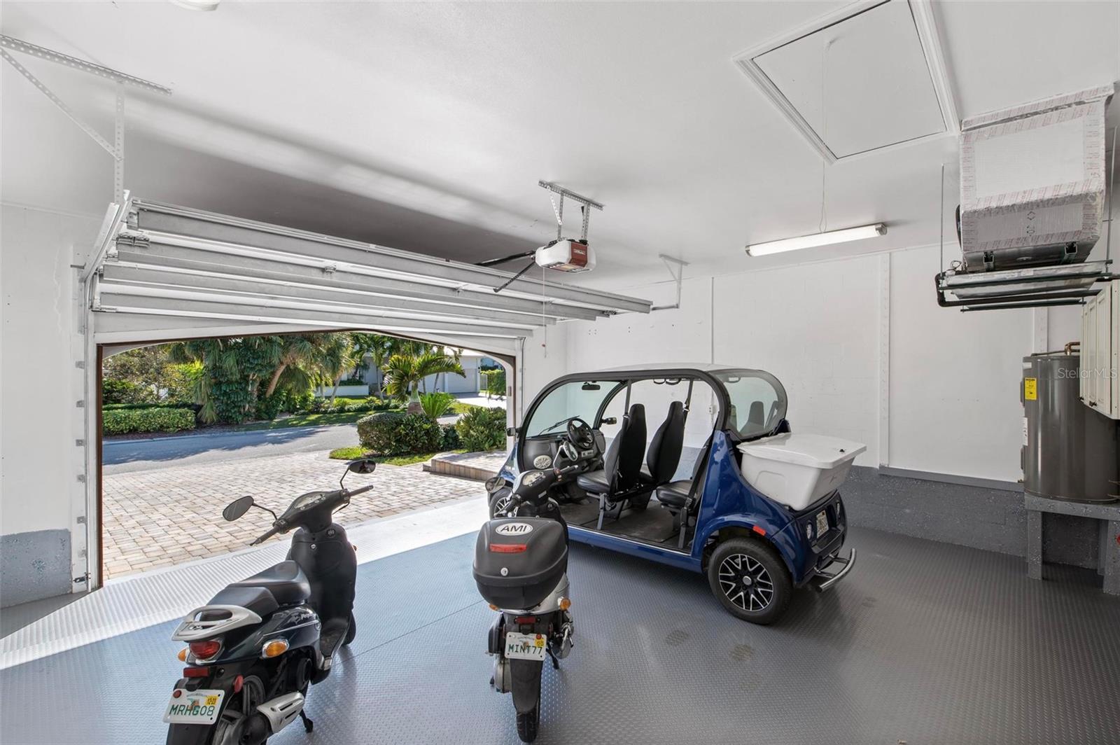 KEY ROYALE - Residential