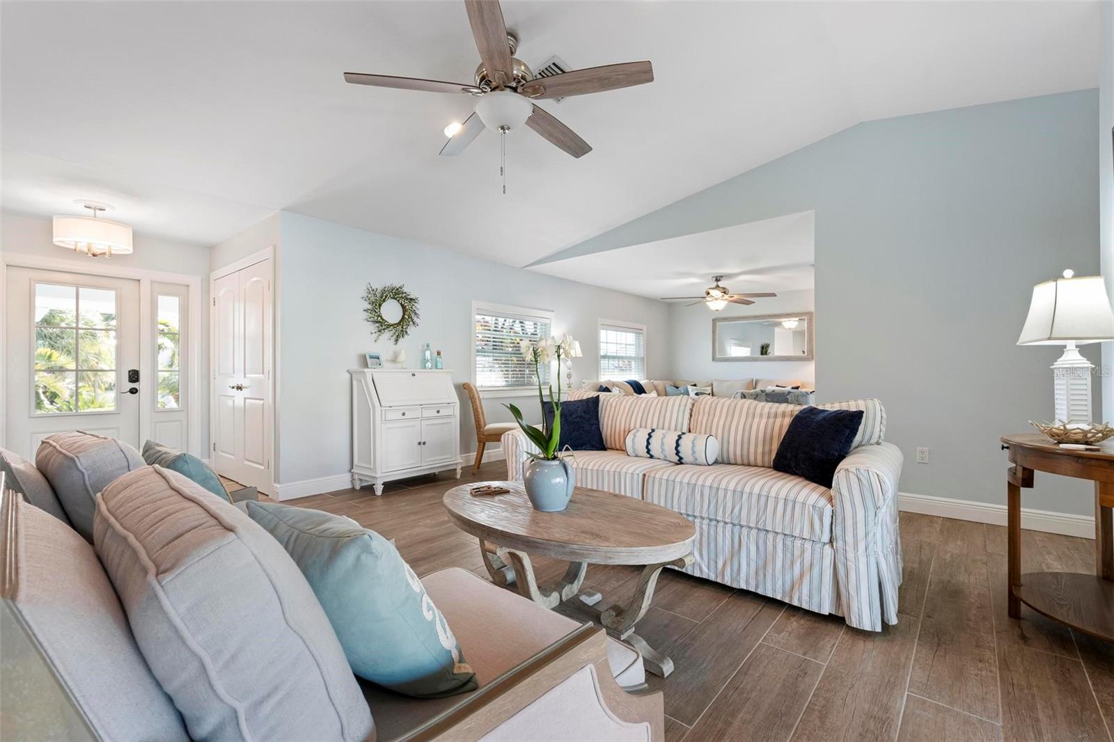 KEY ROYALE - Residential