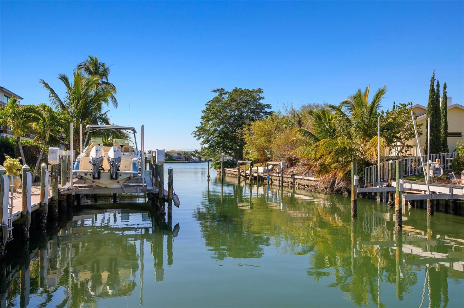 KEY ROYALE - Residential