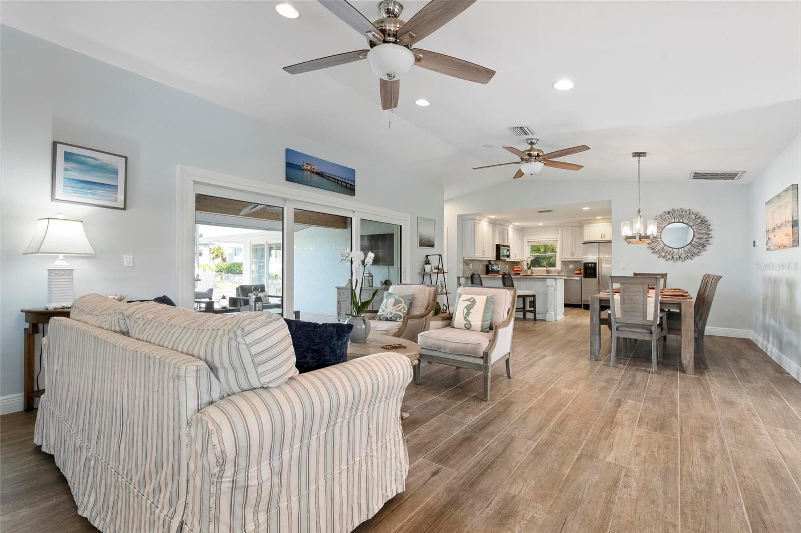 KEY ROYALE - Residential