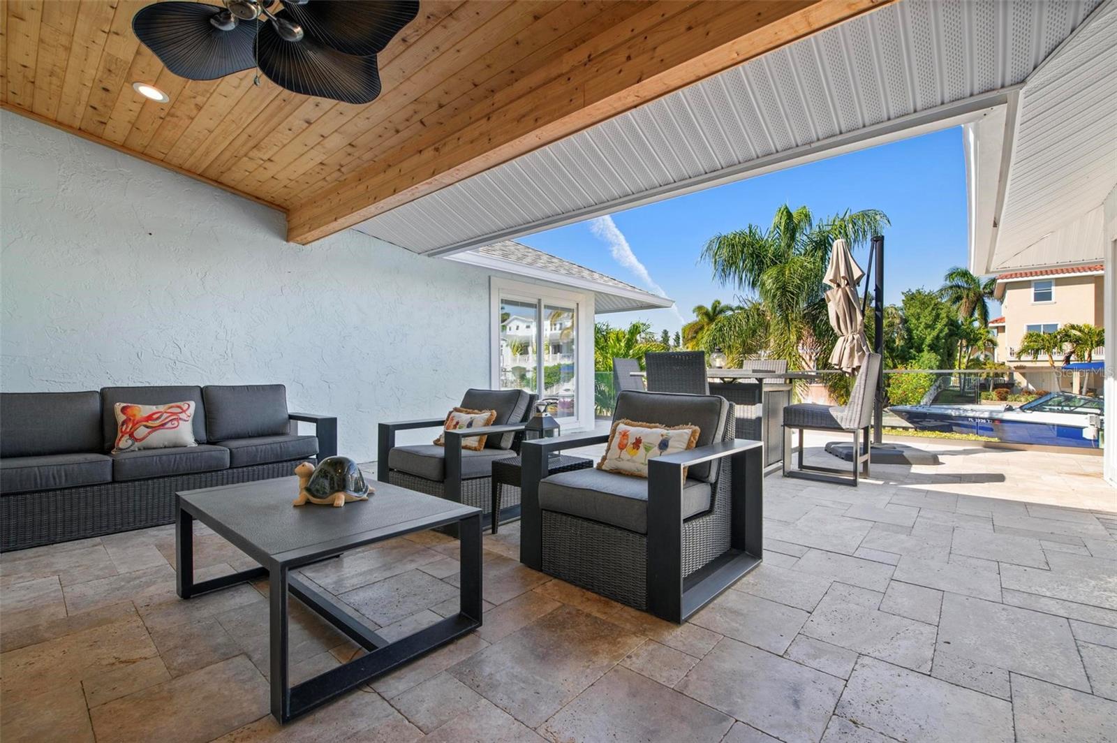 KEY ROYALE - Residential