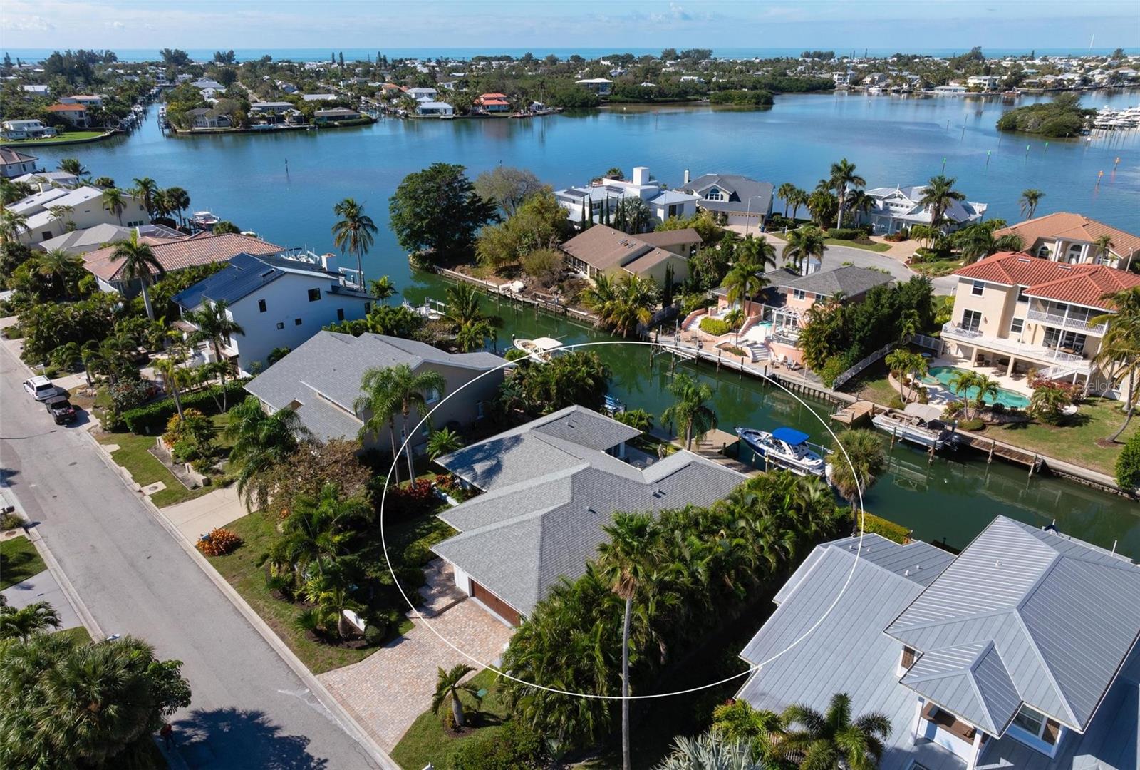 KEY ROYALE - Residential