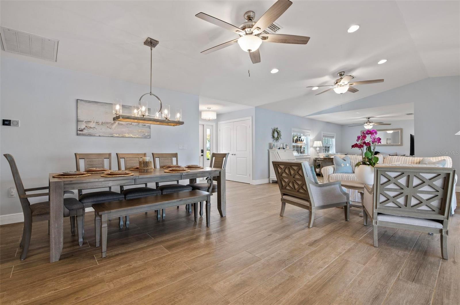 KEY ROYALE - Residential