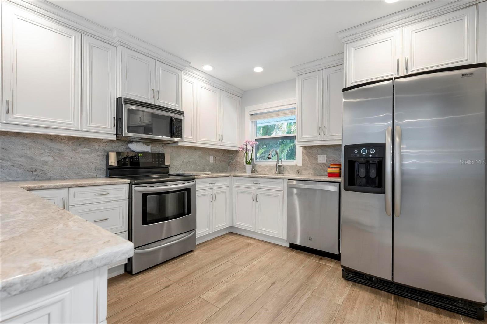 KEY ROYALE - Residential