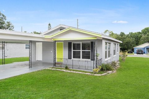 A home in LAKELAND