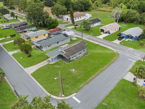 A home in LAKELAND