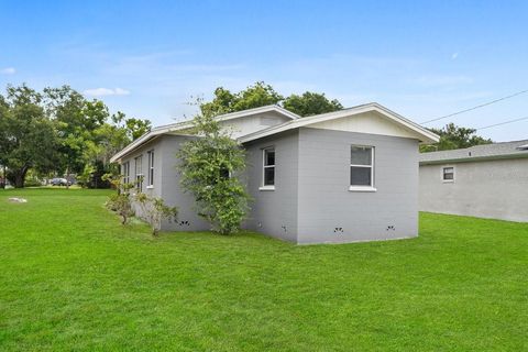 A home in LAKELAND