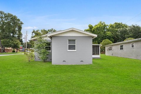 A home in LAKELAND