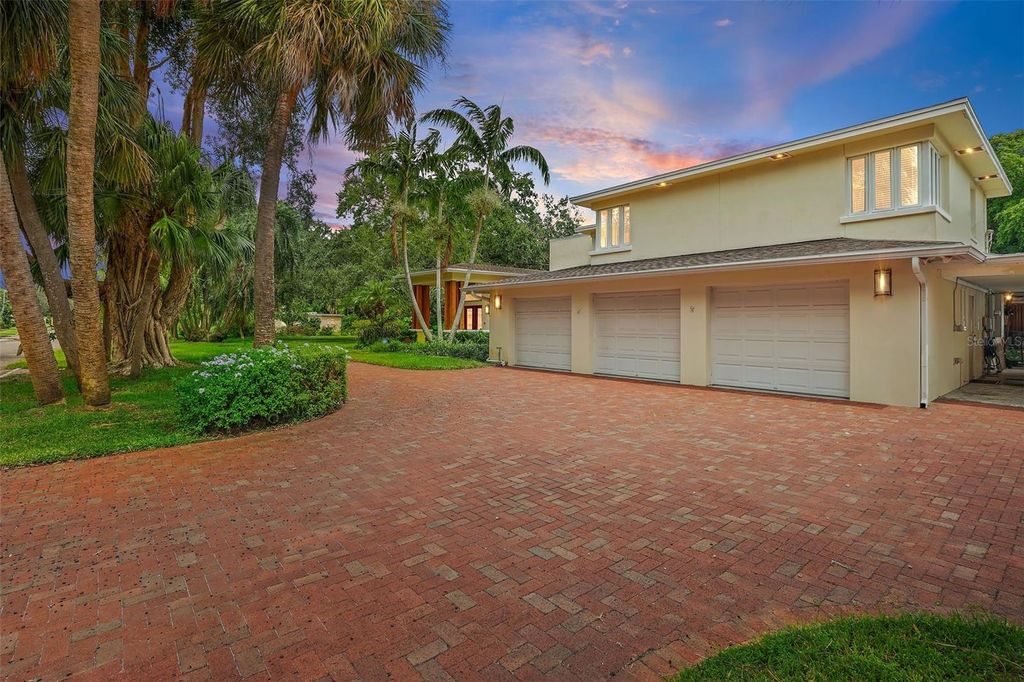 Photo of 6000 2nd Street S, St Petersburg, FL 33705 (MLS # TB8415362)