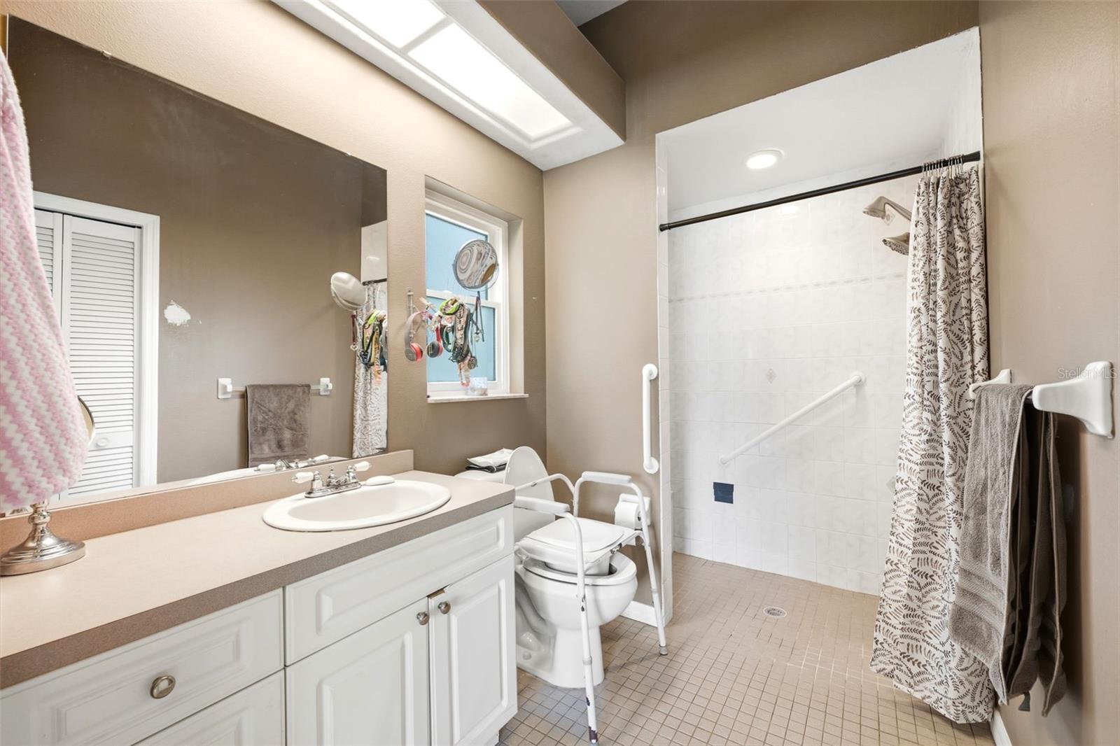 FIVE A RANCHES - Residential