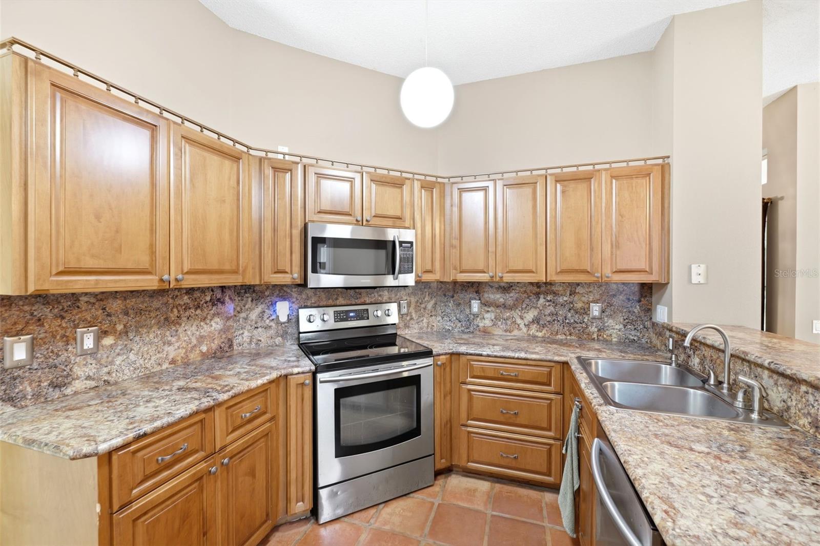 FIVE A RANCHES - Residential
