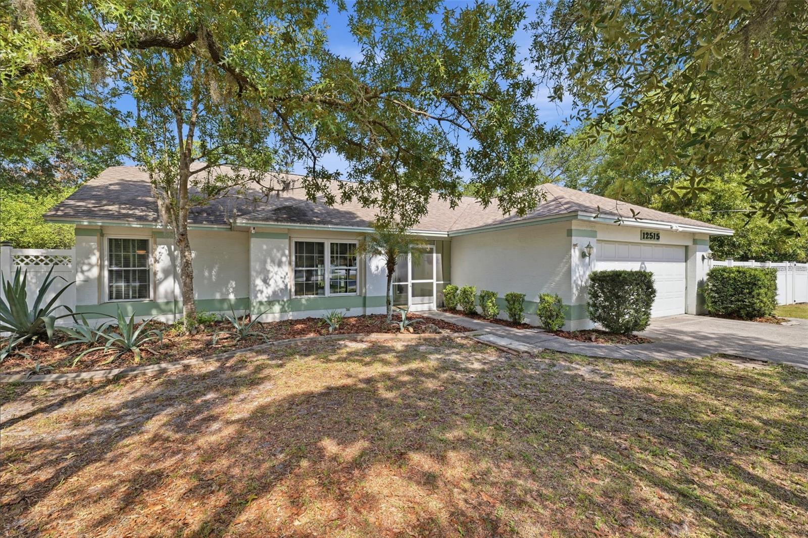 FIVE A RANCHES - Residential