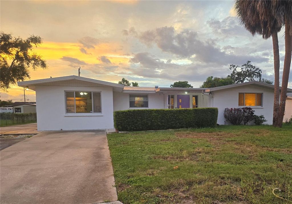 Photo of 5506 24th Street W, Bradenton, FL 34207 (MLS # A4665758)