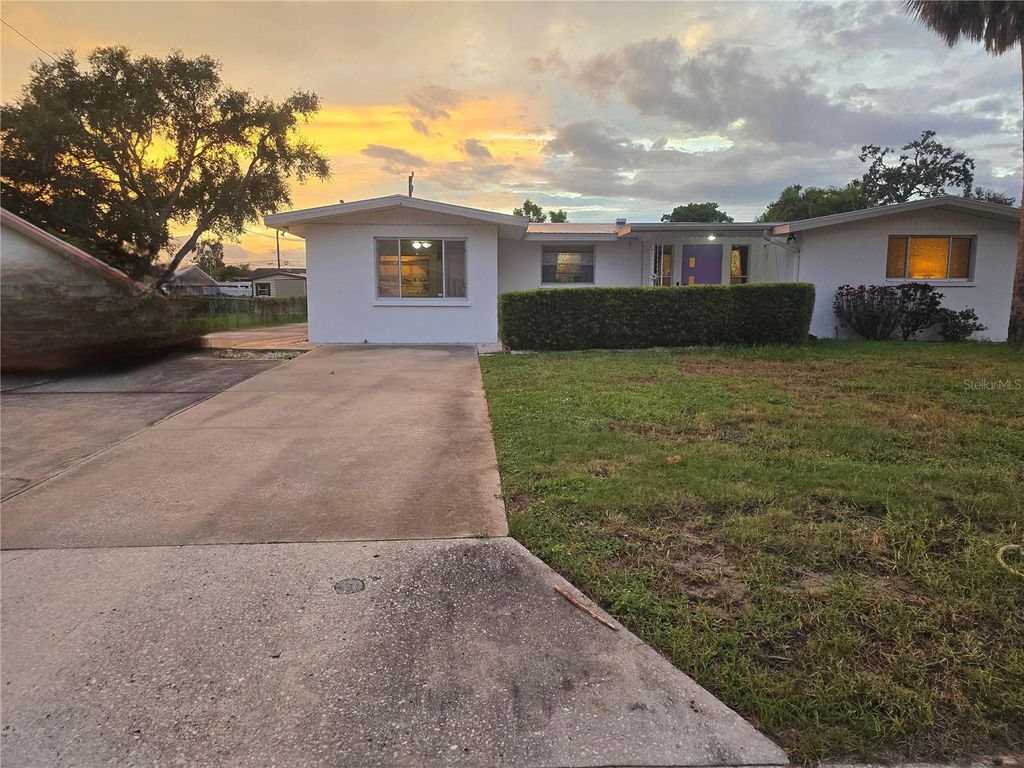 Photo of 5506 24th Street W, Bradenton, FL 34207 (MLS # A4665758)