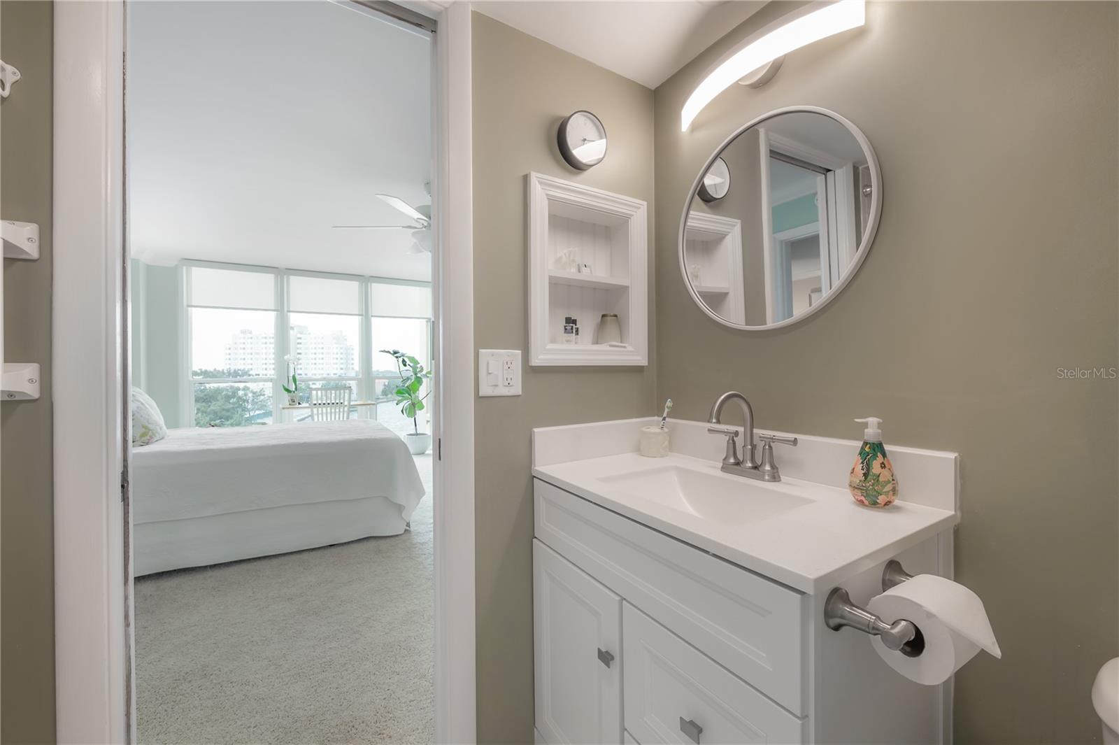 COMMODORES COVE CONDO PH - Residential