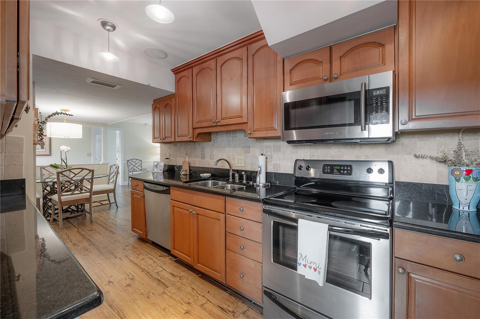 COMMODORES COVE CONDO PH - Residential