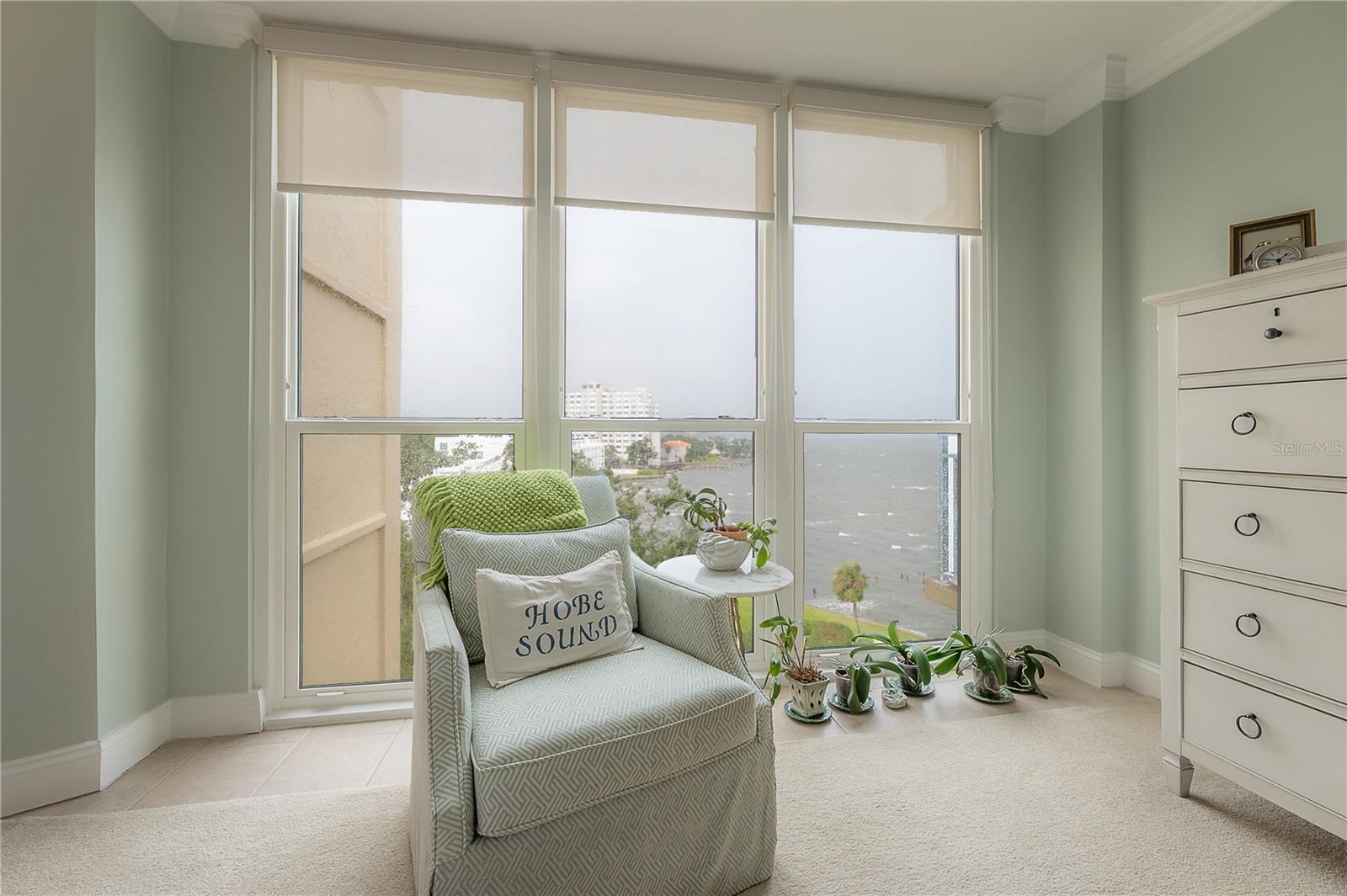 COMMODORES COVE CONDO PH - Residential