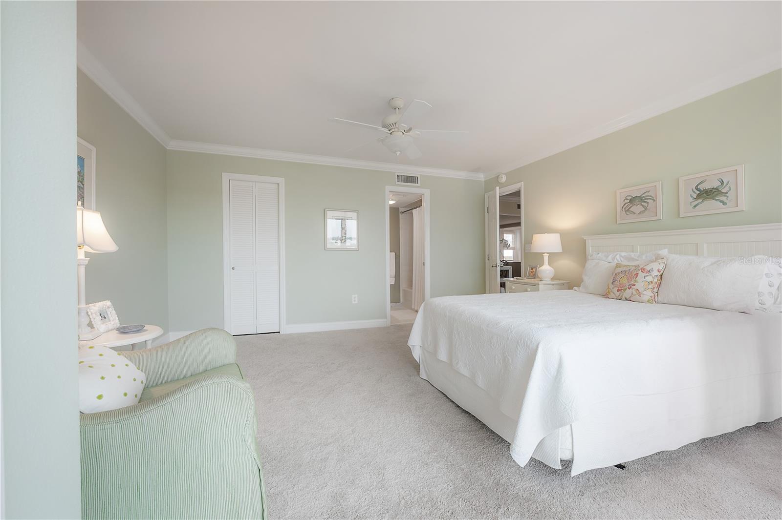 COMMODORES COVE CONDO PH - Residential