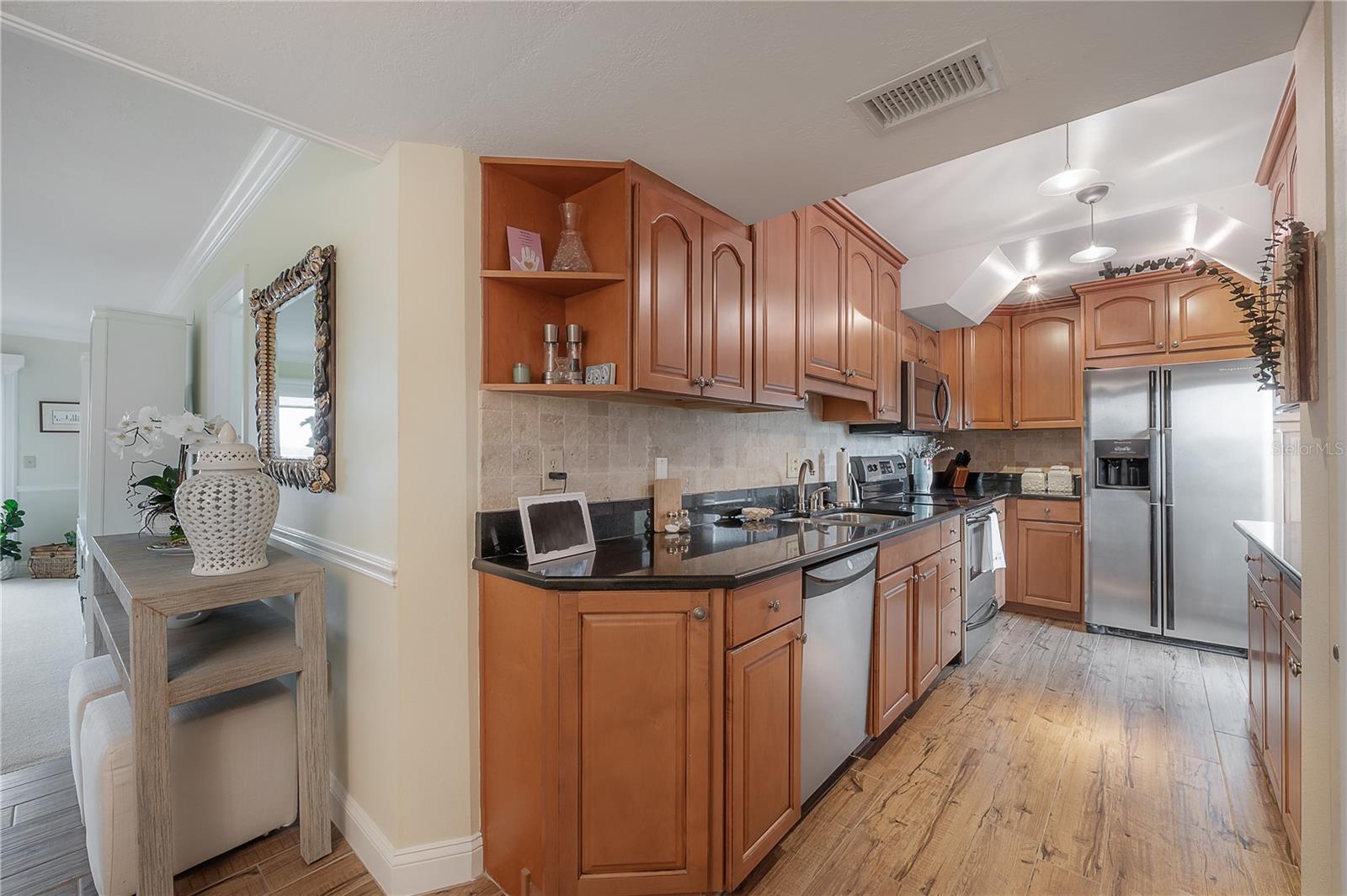 COMMODORES COVE CONDO PH - Residential