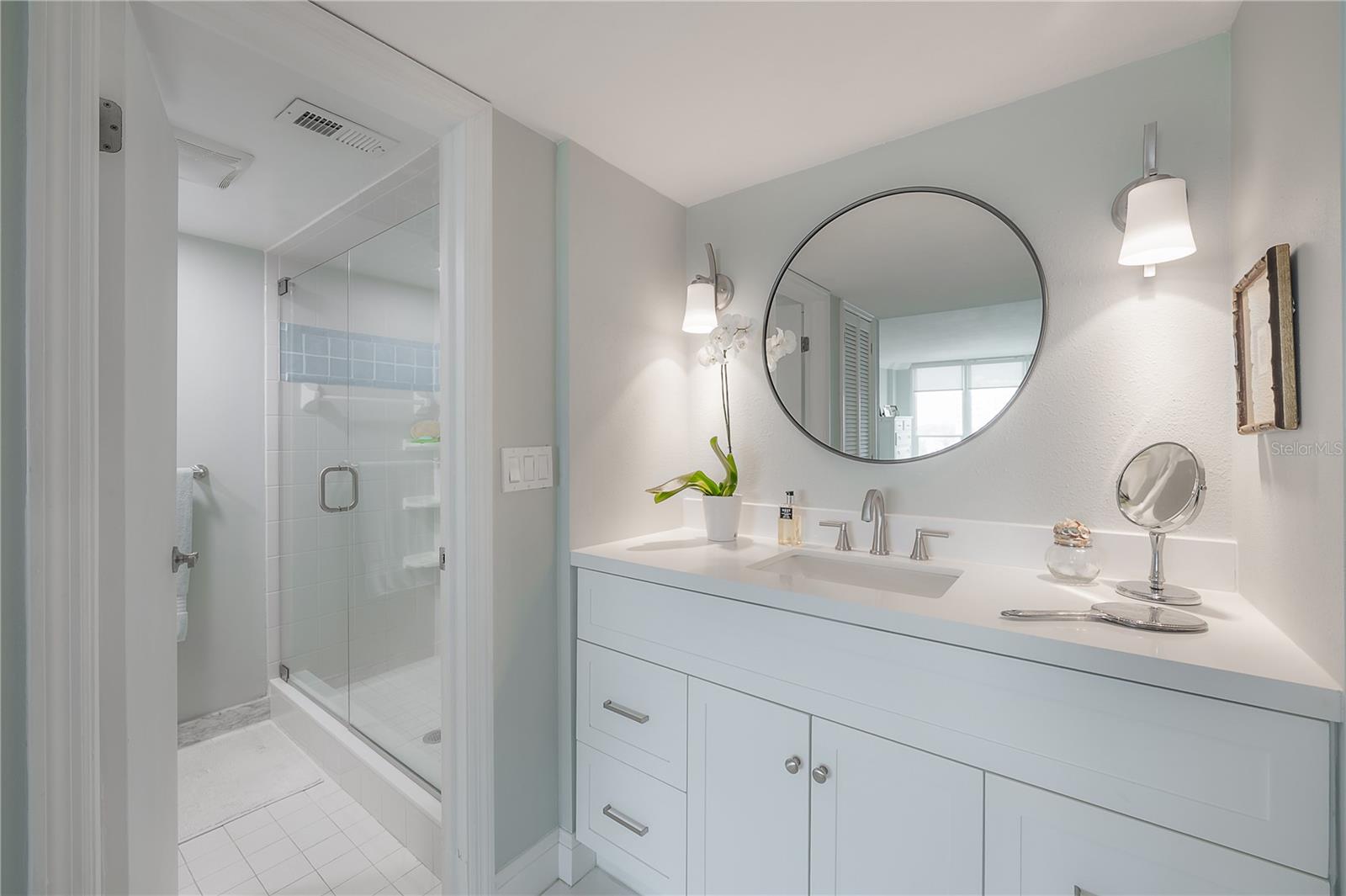 COMMODORES COVE CONDO PH - Residential