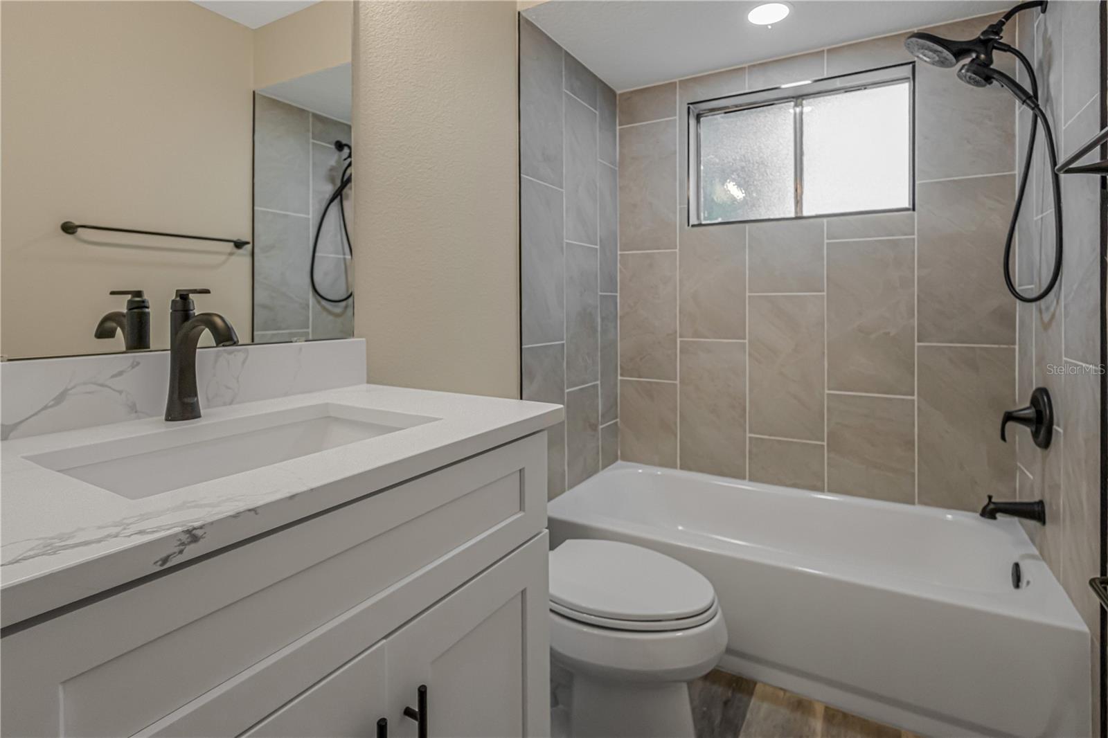 LAKE JOANNA HEIGHTS - Residential