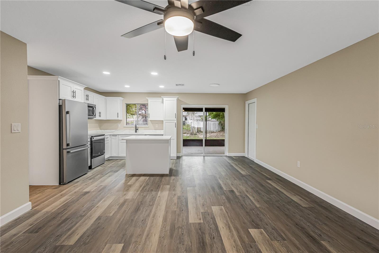 LAKE JOANNA HEIGHTS - Residential