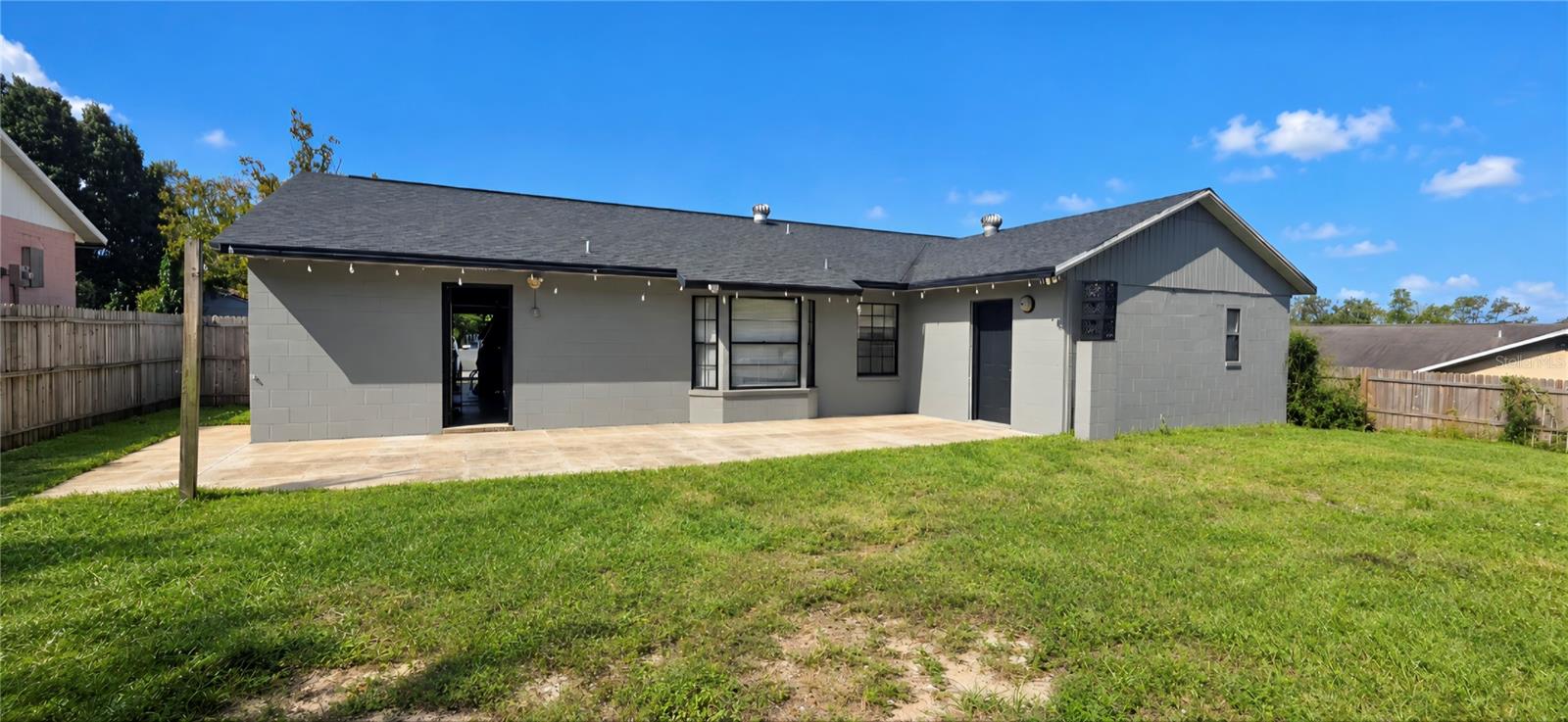 2822 ROUNDABOUT LANE
