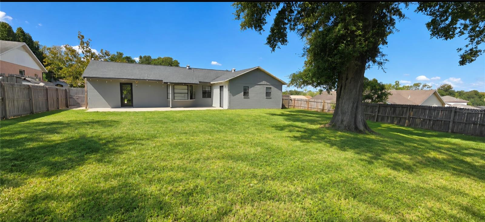 2822 ROUNDABOUT LANE