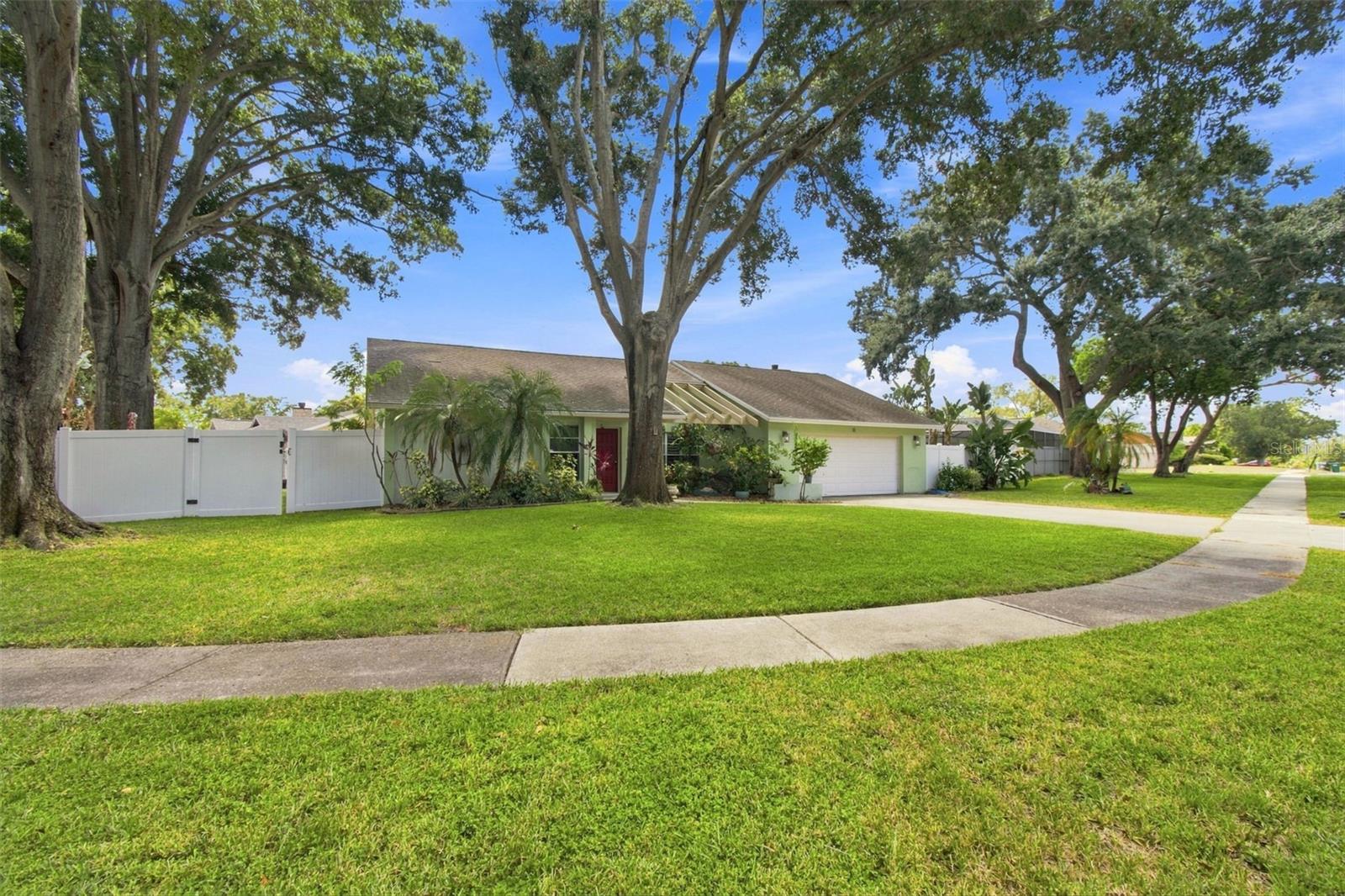 157 FOXCROFT DRIVE E