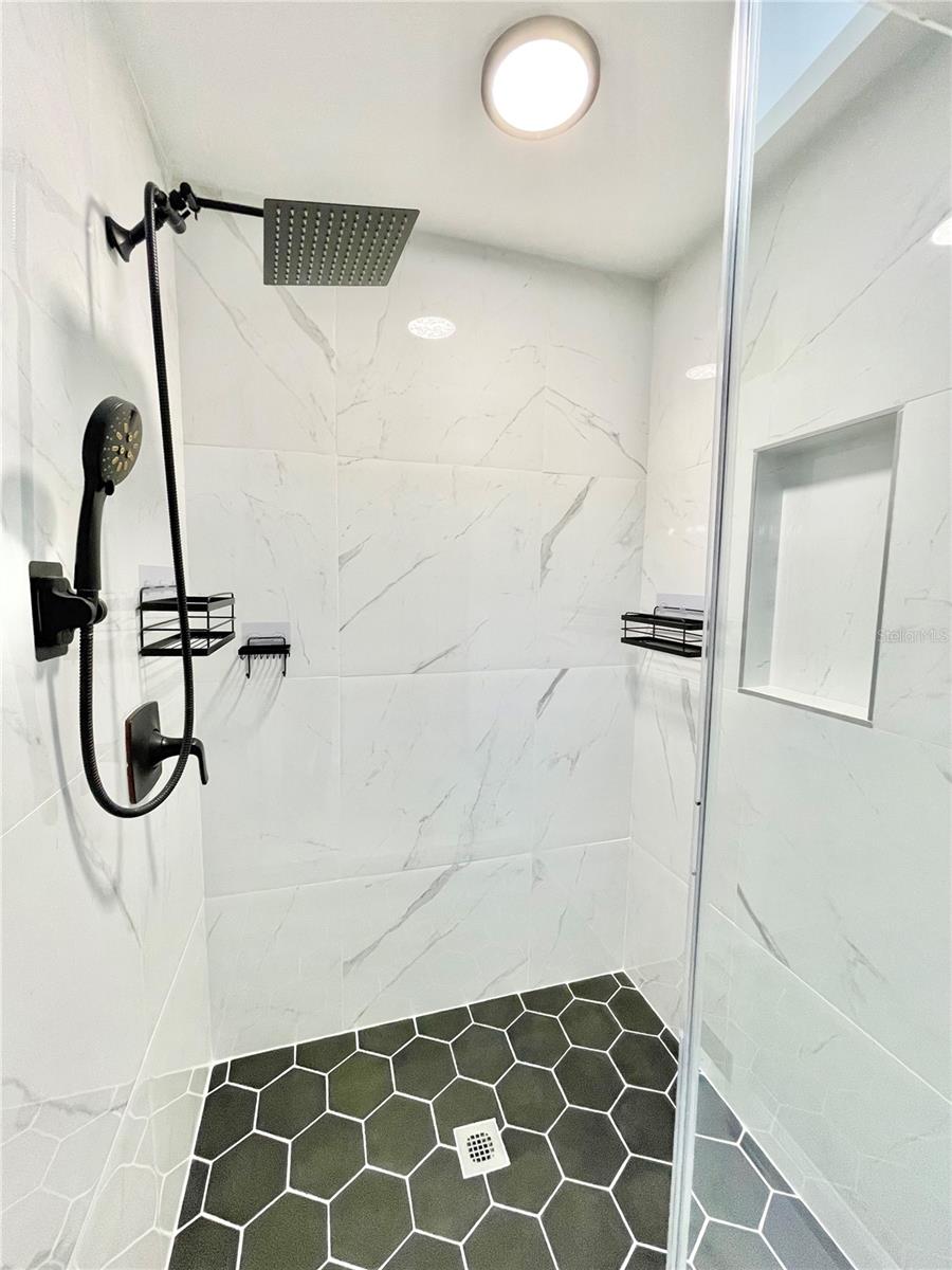 HAILE PLANTATION UNIT 33 PH 1 REP - Residential