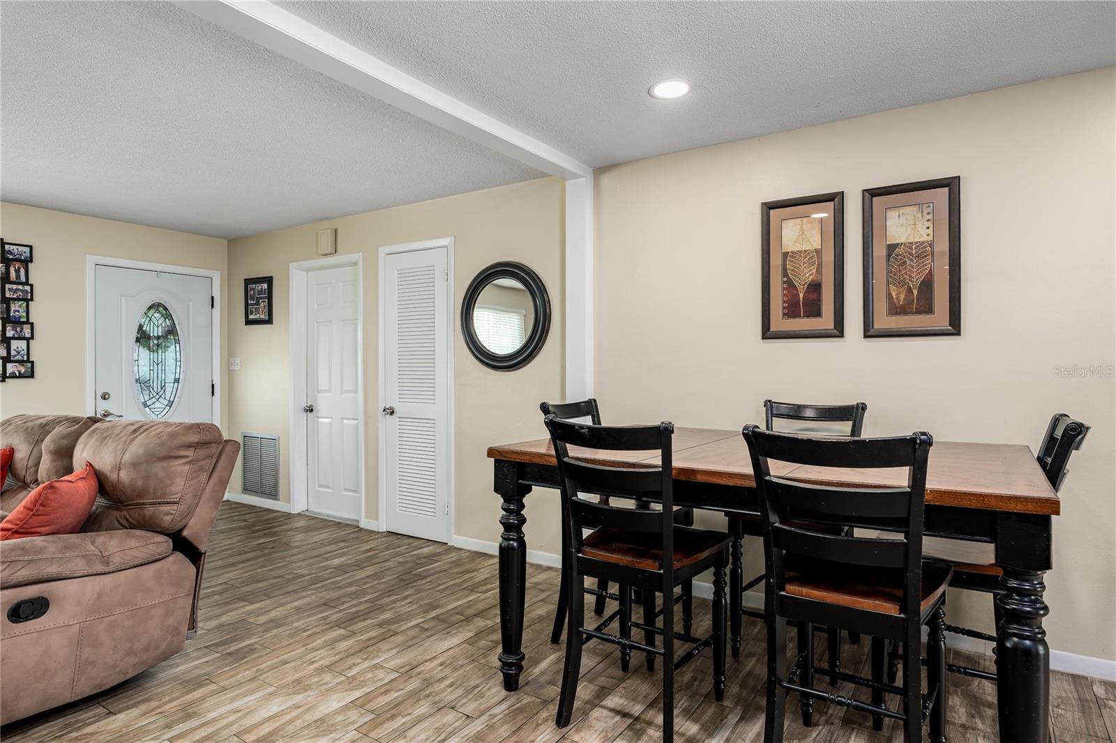 HOLIDAY PARK 7TH ADD - Residential