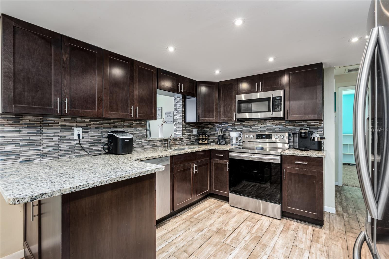 HOLIDAY PARK 7TH ADD - Residential