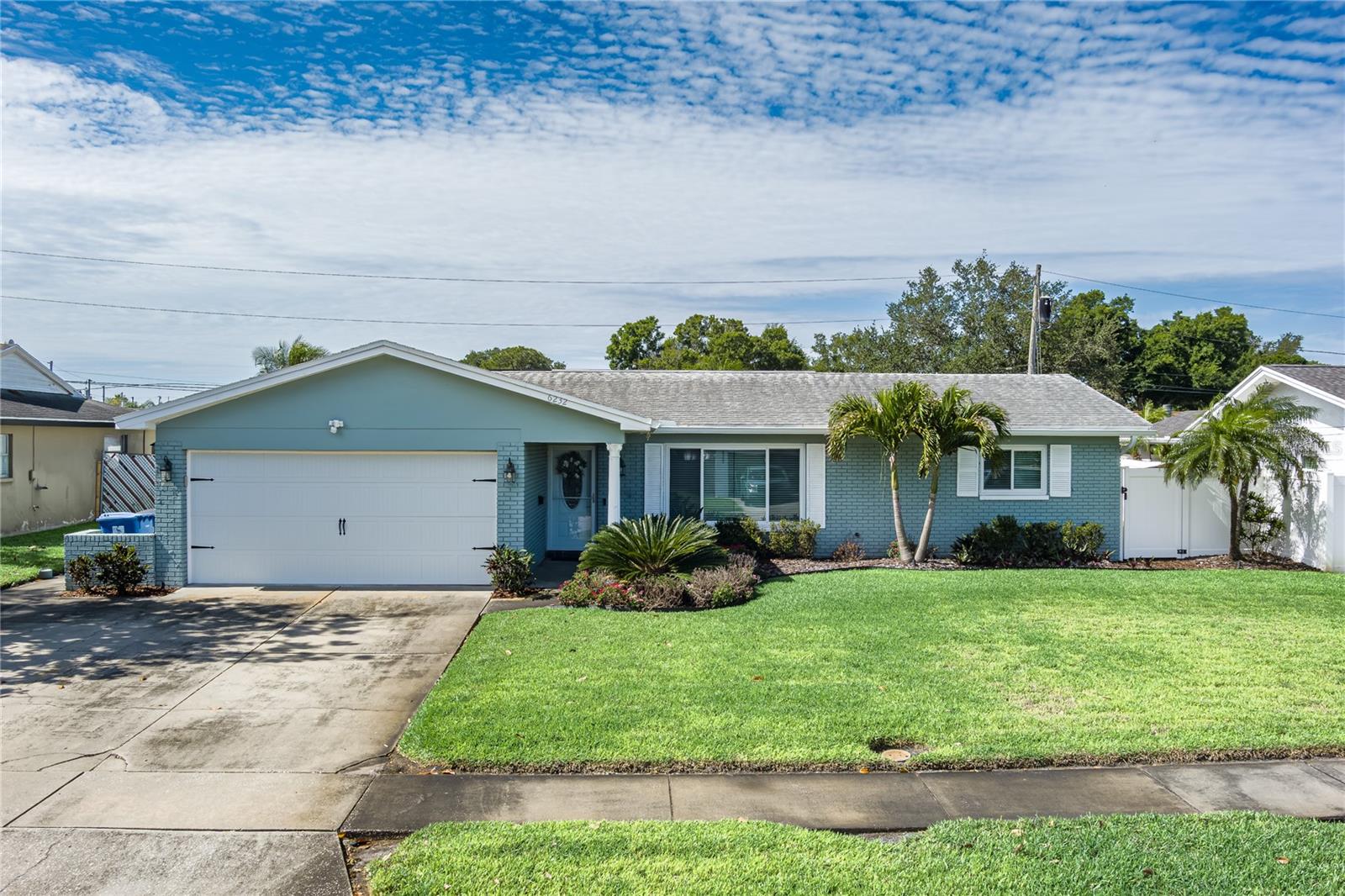 HOLIDAY PARK 7TH ADD - Residential